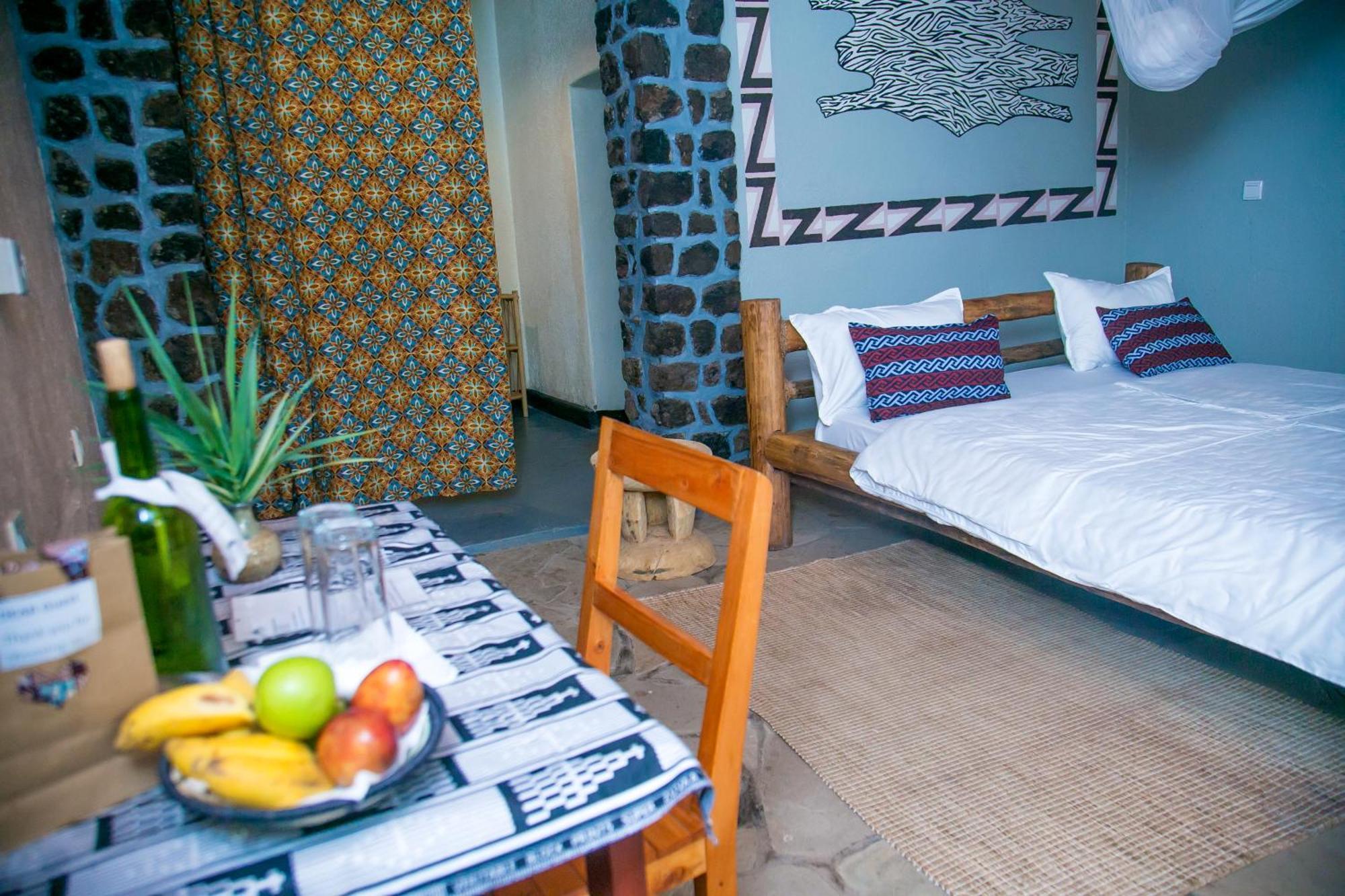 Karisimbi Cave Resort 루헹게리 외부 사진