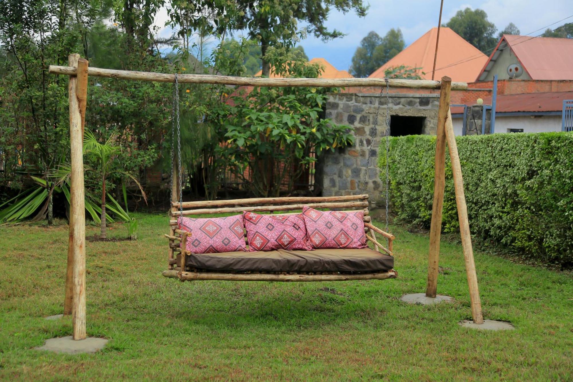 Karisimbi Cave Resort 루헹게리 외부 사진