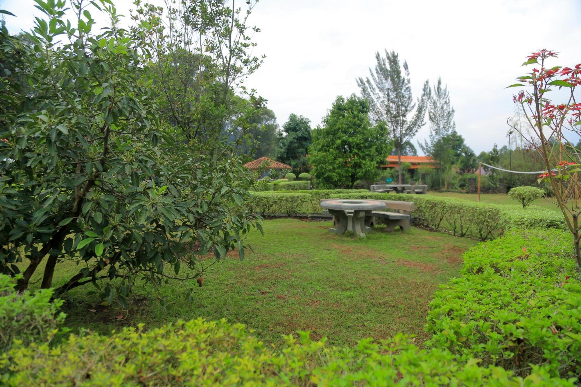 Karisimbi Cave Resort 루헹게리 외부 사진