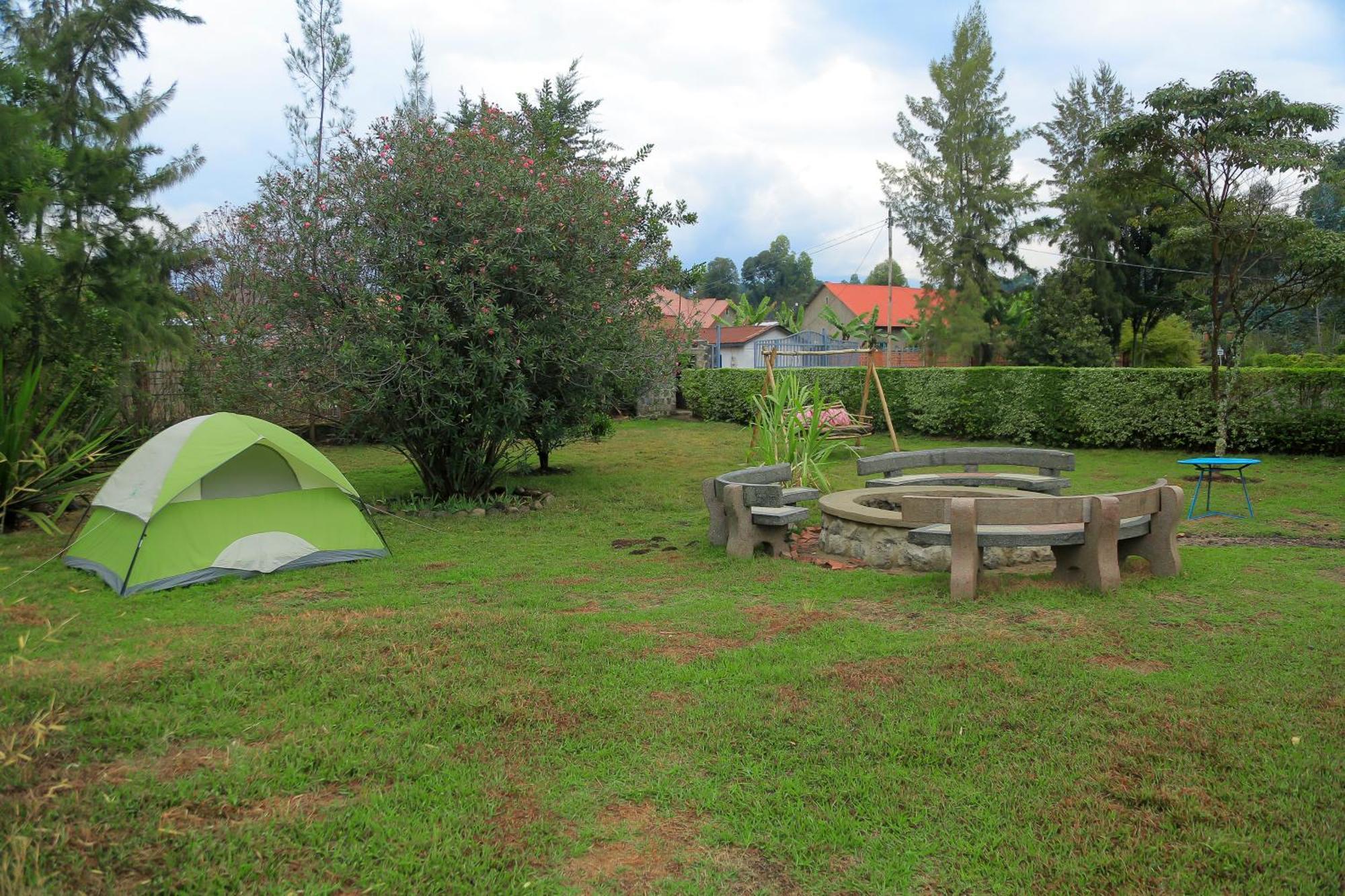 Karisimbi Cave Resort 루헹게리 외부 사진
