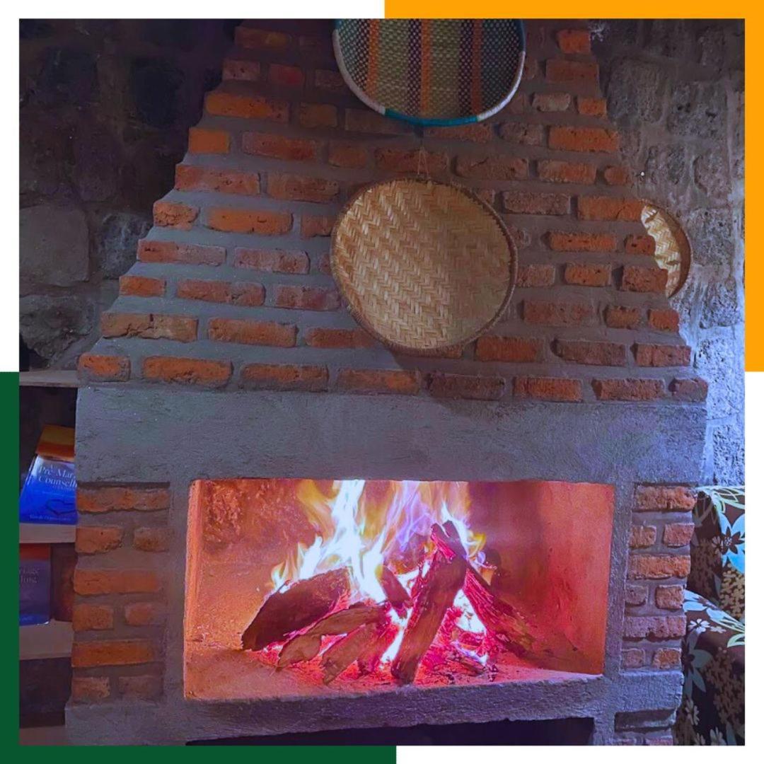 Karisimbi Cave Resort 루헹게리 외부 사진